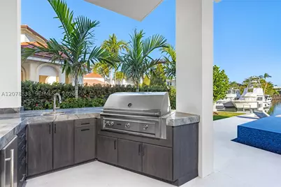 51 Isla Bahia, Fort Lauderdale, FL 33316 - Photo 17