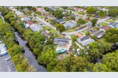 8330 NW 3rd, Pembroke Pines, FL 33024 - Photo 27