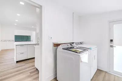 340 NE 125th, North Miami, FL 33161 - Photo 31