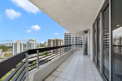 19101 NE 36th #2607, Aventura, FL 33180 - Photo 3