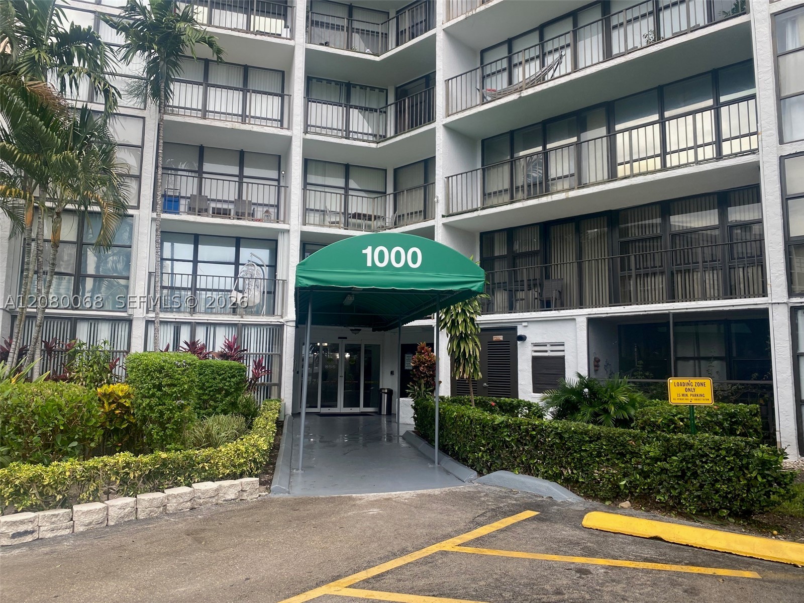 1000 Parkview #427 - 1000 Parkview #427, Hallandale Beach, FL 33009 Luxury Property | Jose Angel Pina