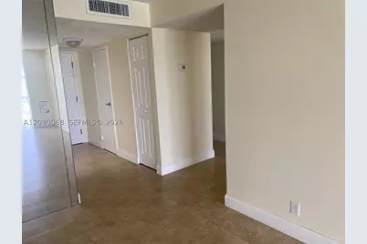 1000 Parkview #427, Hallandale Beach, FL 33009 - Photo 19