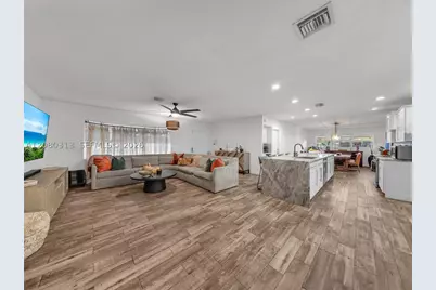 10305 NW 42nd, Coral Springs, FL 33065 - Photo 13