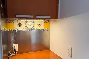 800 W, Miami Beach, FL 33139 - Photo 7