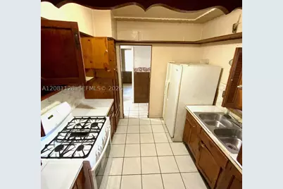 651 Jann, Opa Locka, FL 33054 - Photo 9