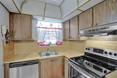 8325 Sunrise Lakes #212, Sunrise, FL 33322 - Photo 9
