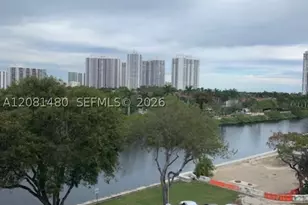 3475 N Country Club, Aventura, FL 33180 - Photo 9