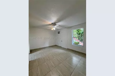 1045 SW 4th #2, Miami, FL 33130 - Photo 3