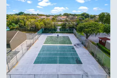 1699 W Fairway, Pembroke Pines, FL 33026 - Photo 23