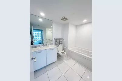 500 Brickell #1806, Miami, FL 33131 - Photo 9