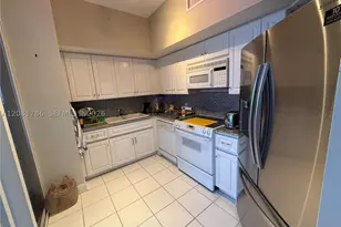 6301 Collins, Miami Beach, FL 33141 - Photo 9
