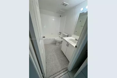5755 W 20th #201, Hialeah, FL 33012 - Photo 7