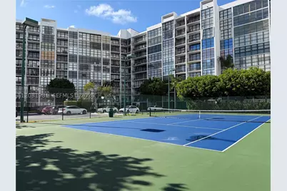 1000 Parkview #531, Hallandale Beach, FL 33009 - Photo 29