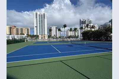 1000 Parkview #531, Hallandale Beach, FL 33009 - Photo 39