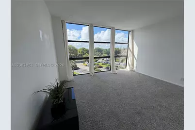 1000 Parkview #531, Hallandale Beach, FL 33009 - Photo 13