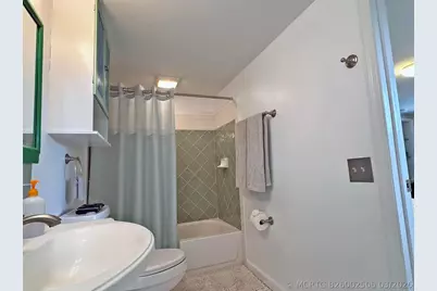 525 NE 27th Street, Wilton Manors, FL 33334 - Photo 41