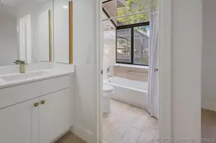 124 Chelsea Ln S, Plantation, FL 33324 - Photo 13