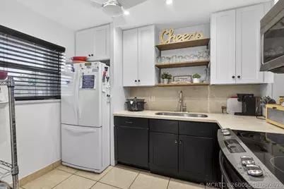 202 Oxford 200, West Palm Beach, FL 33417 - Photo 7