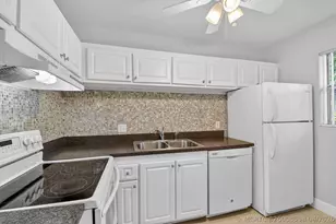 1432 S Lakeside Dr, Lake Worth, FL 33460 - Photo 13