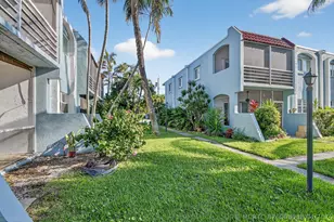 1432 S Lakeside Dr, Lake Worth, FL 33460 - Photo 3