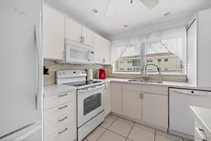 4047 NW 16th St, Lauderhill, FL 33313 - Photo 11