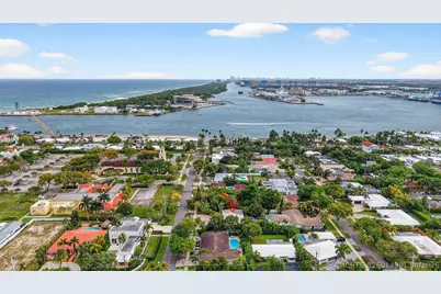 1935 SE 25th Avenue, Fort Lauderdale, FL 33316 - Photo 1