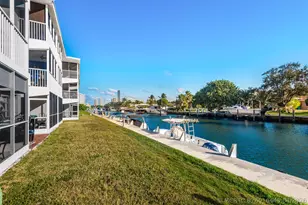 465 Paradise Isle Blvd, Hallandale Beach, FL 33009 - Photo 21