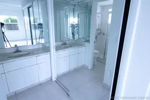 465 Paradise Isle Blvd, Hallandale Beach, FL 33009 - Photo 15