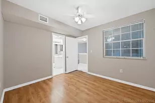 2861 N Oakland Forest Dr, Oakland Park, FL 33309 - Photo 17