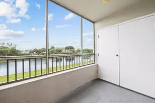 2861 N Oakland Forest Dr, Oakland Park, FL 33309 - Photo 21