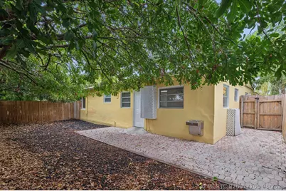 411 E Commercial Boulevard, Oakland Park, FL 33334 - Photo 17