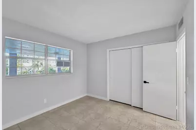 455 Paradise Isle Boulevard #305, Hallandale Beach, FL 33009 - Photo 9