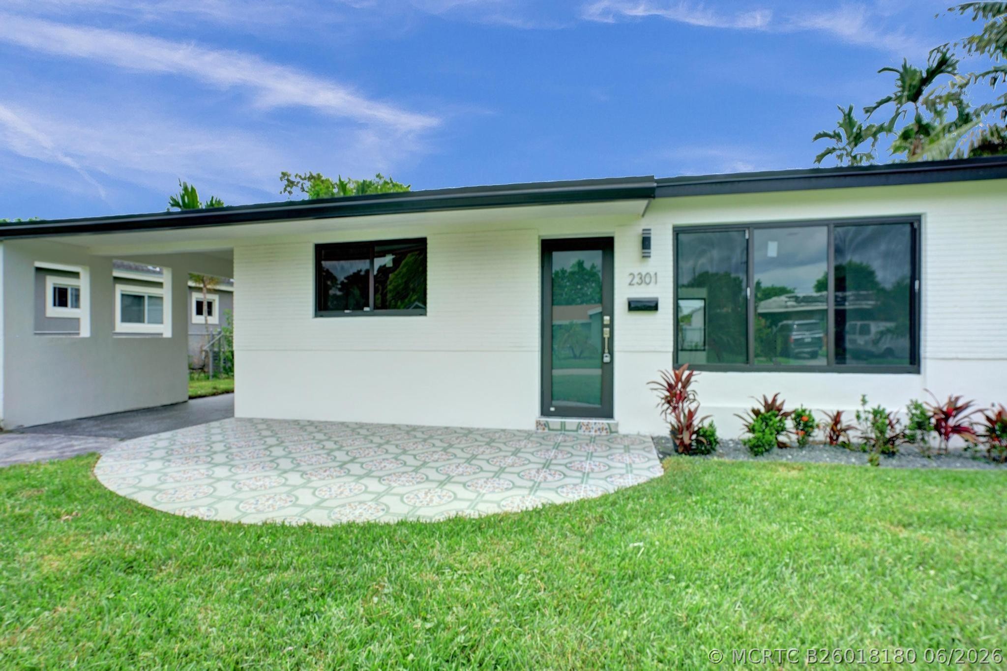 2301 Alcazar Dr main architectural view