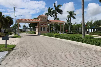 600 Layne Boulevard #119, Hallandale Beach, FL 33009 - Photo 1