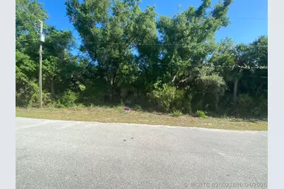000 April Avenue, North Port, FL 34288 - Photo 9