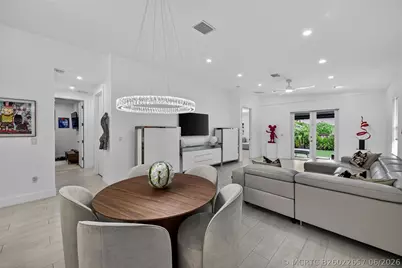 21 NE 25th Street, Wilton Manors, FL 33305 - Photo 9