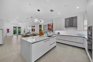 21 NE 25th St, Wilton Manors, FL 33305 - Photo 1