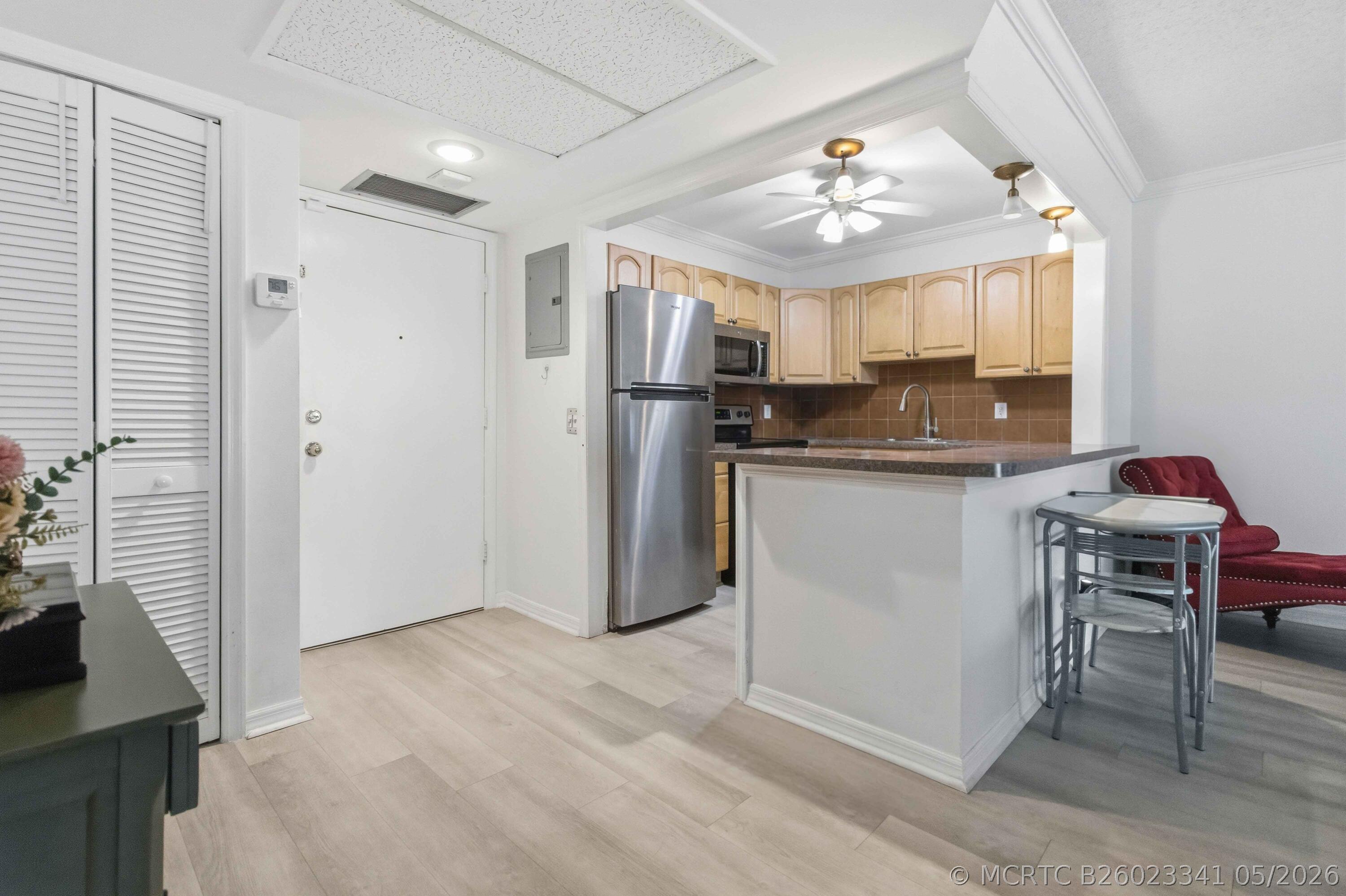 259 S Cypress Rd #506 main architectural view