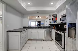 7030 Half Moon Cir, Hypoluxo, FL 33462 - Photo 9