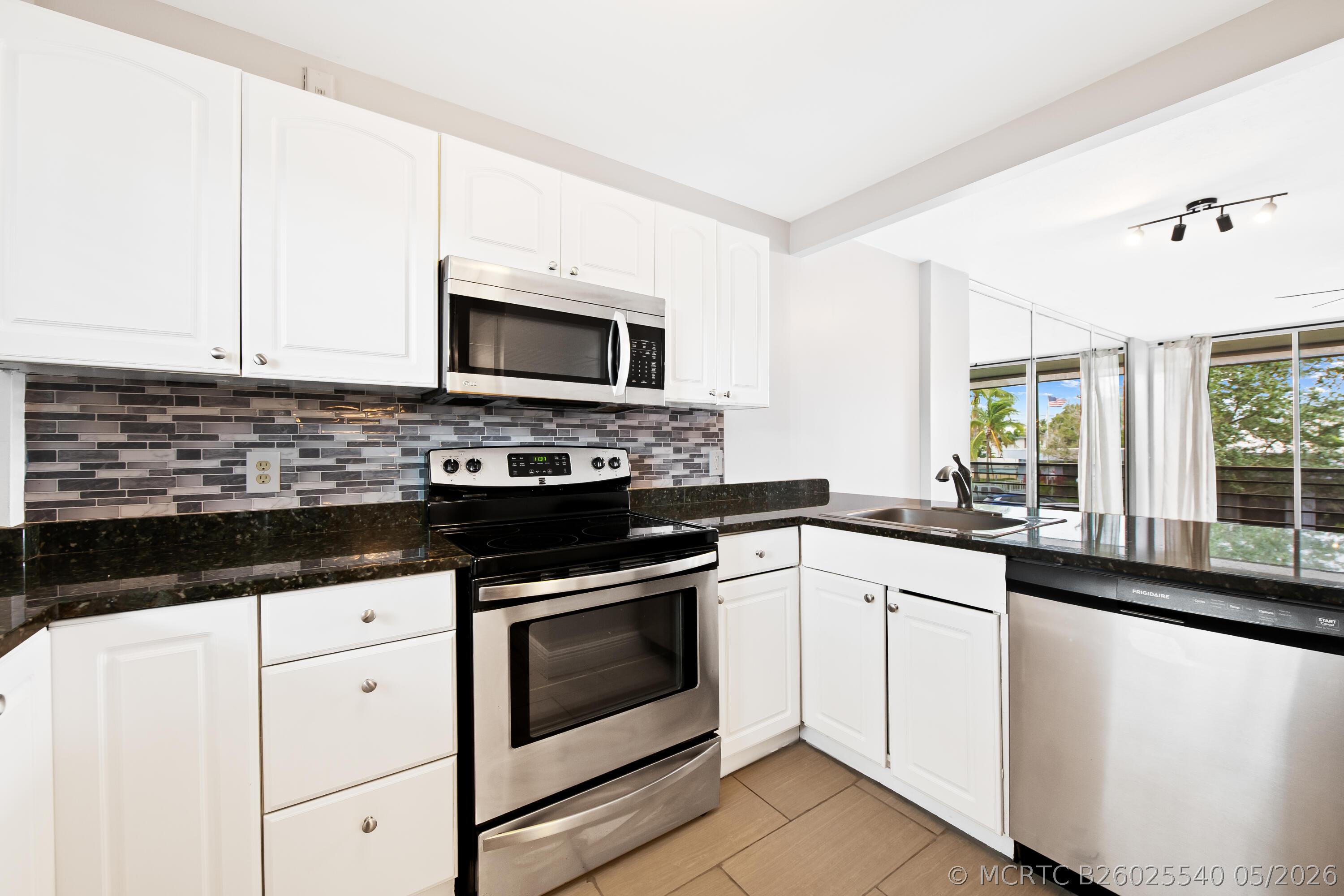 113 Royal Pk Dr #2h main architectural view