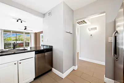 113 Royal Park Drive #2h, Oakland Park, FL 33309 - Photo 3
