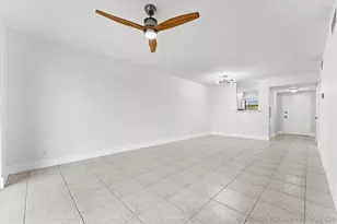 200 Jacaranda Country Club Dr, Plantation, FL 33324 - Photo 7