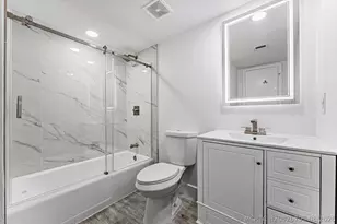 200 Jacaranda Country Club Dr, Plantation, FL 33324 - Photo 23