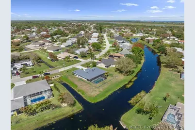 1902 SE Gaskins Circle, Port Saint Lucie, FL 34952 - Photo 19