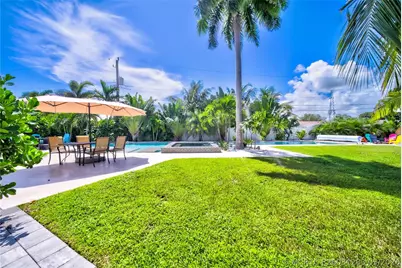 250 NE 27th Court, Boca Raton, FL 33431 - Photo 11