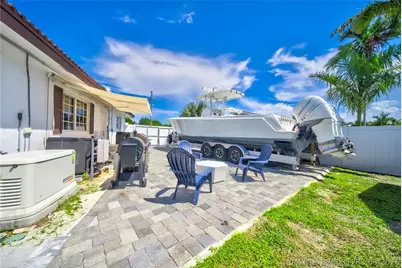 250 NE 27th Court, Boca Raton, FL 33431 - Photo 17