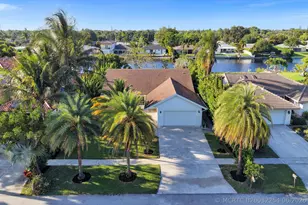 271 Oregon Ln, Boca Raton, FL 33487 - Photo 1