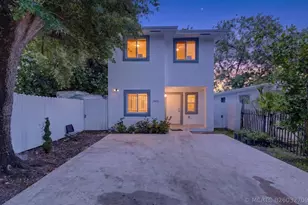 2902 NW 44th St, Miami, FL 33142 - Photo 1