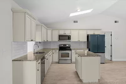 371 SW Butler Avenue, Port Saint Lucie, FL 34983 - Photo 9