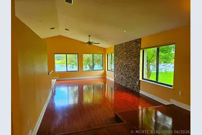 566 Village Lake Drive, Weston, FL 33326 - Photo 7